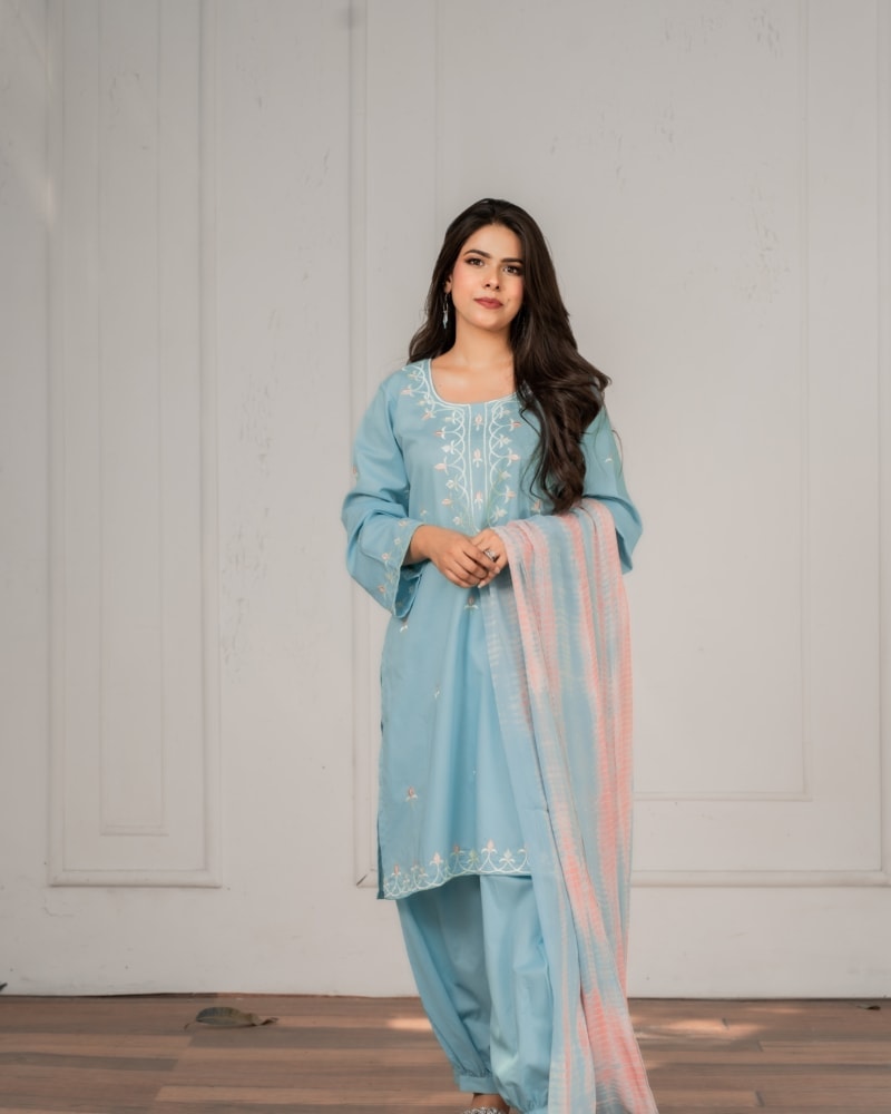 She is Graceful - Image 8