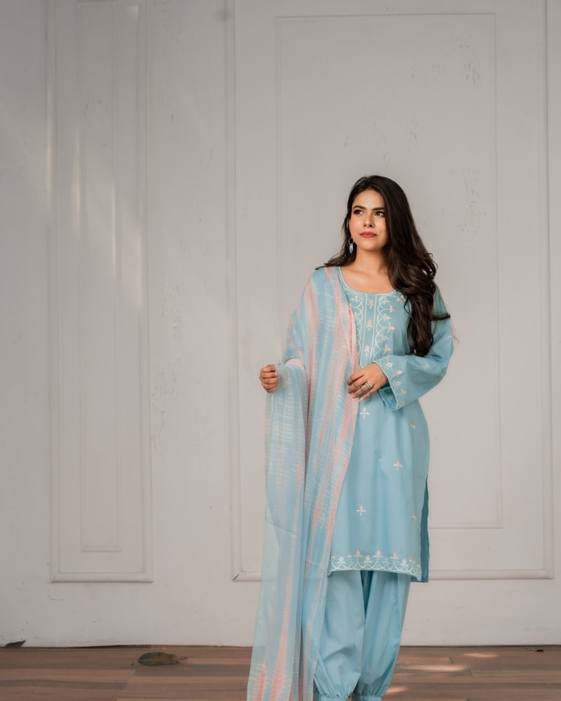 She is Graceful - Image 6