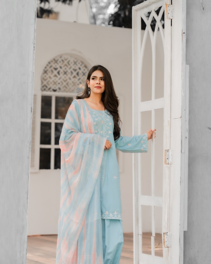 She is Graceful - Image 3